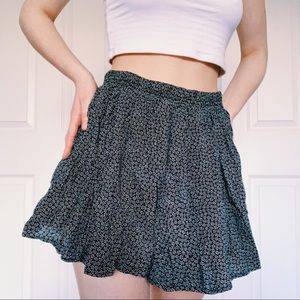 Unique brandy melville flower print skirt